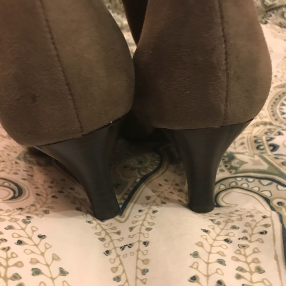 Gray boots with heel - Picture 5 of 7